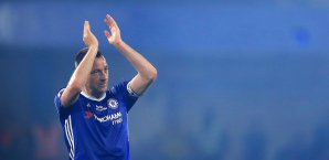 John Terry will im Fußballgeschäft bleiben John Terry
