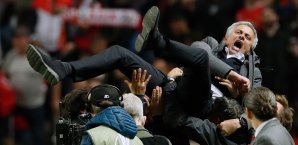 Jose Mourinho holt seinen zweiten Europa-League-Titel Jose Mourinho