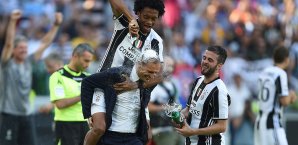 Die Meisterfeier könnte nicht die letzte dieses Saison bleiben Massimiliano Allegri