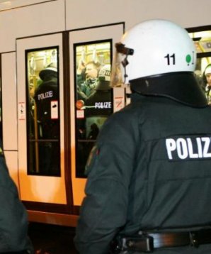 Bahn,Polizei,Fans,Randale,Fußball