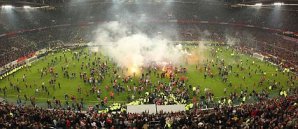 Relegation, Düsseldorf, Fortuna, Hertha BSC, Berlin, Platzsturm, Fans, 