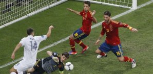 Iker Casillas, Spanien, Xavi, Frankreich, Jérémy Ménez