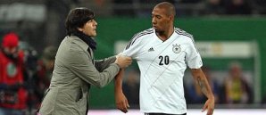 Joachim Löw im Gespräch mit Jerome Boateng Joachim Löw, Jerome Boateng, EM 2012, Deutschland, DFB