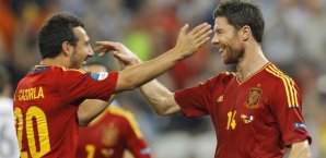 Xabi Alonso, Spanien, Santi Cazorla