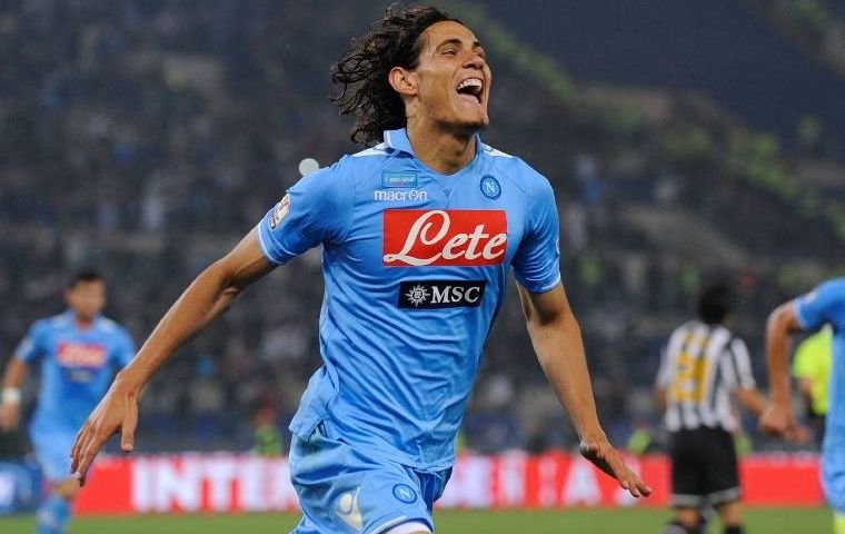 Edinson Cavani soll den FC Chelsea 100 Millionen Euro kosten