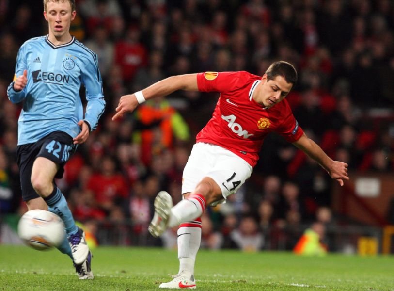 Javier Chicarito Hernandez von Manchester United zieht ab