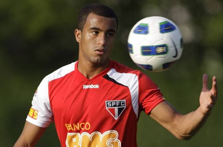 Manchester United verhandelt mit Sao Paulo und Lucas Moura