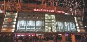 Manchester United,Börsengang, Old Trafford