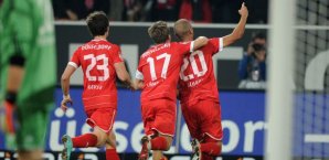 Düsseldorfs Spieler feiern die ungeschlagene Serie Fortuna Düsseldorf