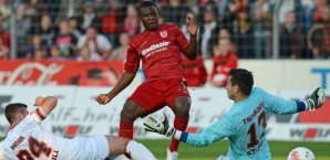 Franky Sembolo schenkte Philipp Tschauner zwei Tore ein franky,sembolo,jahn,regensburg,fc,st,pauli,philipp,tschauner,mohr