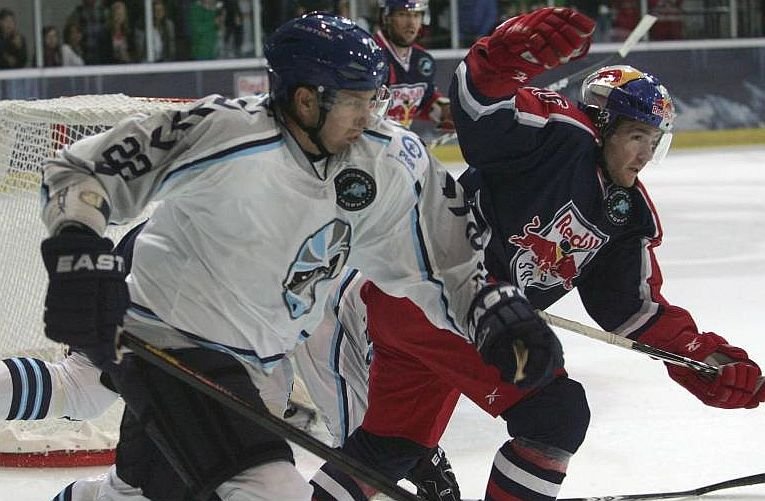 Matt Pettinger stürmt für die Hamburg Freezers