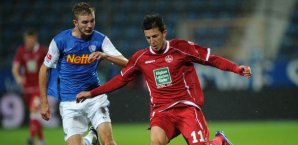 Kaiserslauterns Ilian Micanski (r.) hält den Bochumer Christoph Kramer auf Distanz VfL Bochum, FC Kaiserslautern, Ilian Micanski, Christoph Kramer