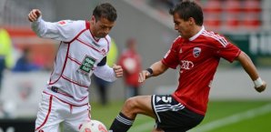 Albert Bunjaku (li.) erzielte die Führung für Kaiserslautern Albert Bunjaku, Kaiserslautern