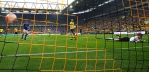Roman Weidenfeller kann die Niederlage von Borussia Dortmund gegen Schalke nicht verhindern Fußball,BVB,Schalke,Weidenfeller