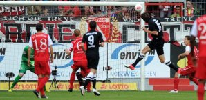 Goran Sukalo (Nr. 15) traf zum 1:0 für die Duisburger Gäste Goran,sukalo,energie,cottbus,msv,duisburg