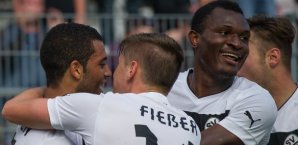 Kingsley Onuegbu (re.) traf für Sandhausen Kingsley Onuegbu, SV Sandhausen