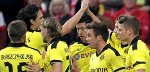 Der BVB feiert das 2:1 durch robert Lewandowski bvb,jubel
