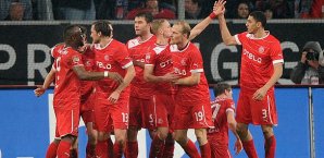 Die Düsseldorfer bejubeln das 1:0 von Robbie Kruse Kruse,düsseldorf,jubel