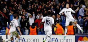 Mesut Özil bejubelt seinen späten Ausgleich Özil,Real
