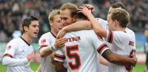 Der FC St. Pauli bejubelt den Heimsieg gegen Duisburg St. Pauli, MSV Duisburg, 2. Liga