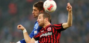 Torschütze Stefan Aigner im Zweikampf mit Roman Neustädter Stefan eigner, Eintracht Frankfurt