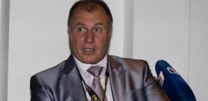 Waldemar Kluch,Universum