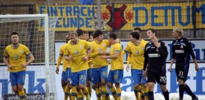 Braunschweig feiert den Führungstreffer Braunschweig,Frankfurt,Herbstmeister