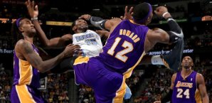 dwight,howard,los,angeles,lakers,kenneth,faried,foul