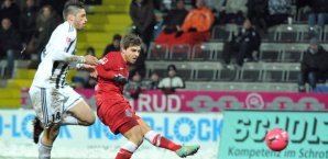 Kevin Wolze trifft zum MSV-Sieg, Tim Kister kann nur zusehen. VfR Aalen, Tim Kister, Kevin Wolze, MSV Duisburg