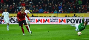 Stefan Kießling trifft zum 2:0 für Leverkusen kießling,leverkusen