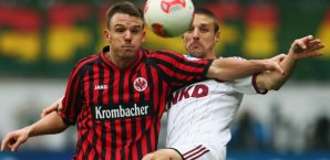 Alexander Meier im Duell mit Timmy Simons alexander,meier,eintracht,frankfurt,timmy,simons,1.fc,nürnberg