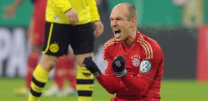 Arjen Robben ballt die Fäuste und bejubelt den Sieg über Borussia Dortmund Arjen Robben,Jubel