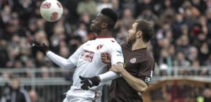 Magerkost im Spiel zwischen St. Pauli und Energie Cottbus Fußball,St. Pauli