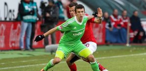 Ivan Perisic behauptet sich im Zweikampf Ivan Perisic, VfL Wolfsburg