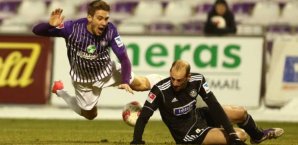 Jakub Sylvestr fliegt, Oliver Barth sitzt schon auf dem Hosenboden jakub,sylvestr,oliver,barth,aue,aalen