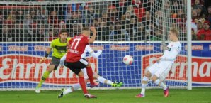 Jonathan Schmid bei einem Torschuss Jonathan Schmid,SC Freiburg