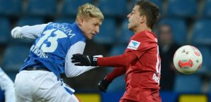 Marc Rzatkowski kommt gegen Kevin Wolze zum Kopfball Marc Rzatkowski,vfl,bochum,msv,duisburg,kevin,wolze