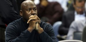 ''An die Einzigartigkeit Jordans reicht Keiner heran'' Michael,jordan,bank,charlotte,bobcats