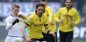 Neven Subotic schirmt den Ball ab neven,subotic,borussia,dortmund,mönchengladbach