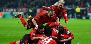 Bayer Leverkusen jubelt nach dem Sieg gegen den VfB Stuttgart Bayer Leverkusen, VfB Stuttgart