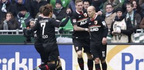 Augsburger bejubeln den Siegtreffer F Augsburg,Werder Bremen