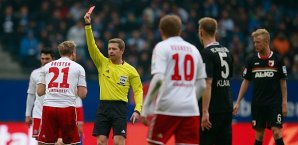 Maximilian Beister vom HSV sah gegen Augsburg die Rote Karte Maximilian Beister, HSV, Augsburg