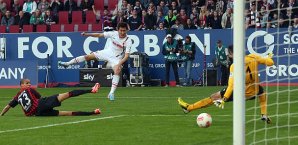 Dong-Won Ji erzielte beide Tore für den FC Augsburg Dong-Won Ji, FC Augsburg, Eintracht Frankfurt