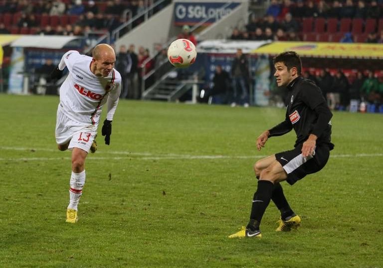 Dem FC Augsburg wird Platz 12 gewährt