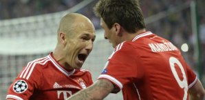 Arjen Robben und Mario Mandzukic feiern arjen,robben,fc,bayern,münchen,borussia,dortmund,mario,mandzukic,champions,league