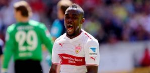 Artur Boka freut sich über seinen Treffer zum 2:1 Artur Boka,VfB Stuttgart