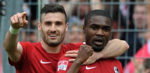 Cedrick Makiadi (r.) erzielte das 1:0 Cedrick Makaidi,Daniel Caligiuri,SC Freiburg