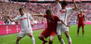 Lange Zeit machten es die Augsburger dem FCB schwer FC Bayern München, FC Augsburg, Bundesliga