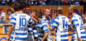 Die Duisburger bejubeln ihr 1:0 MSV Duisburg
