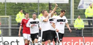 Nicky Adler bejubelt seinen Treffer zum 1:0 Nicky Adler,SV Sandhausen